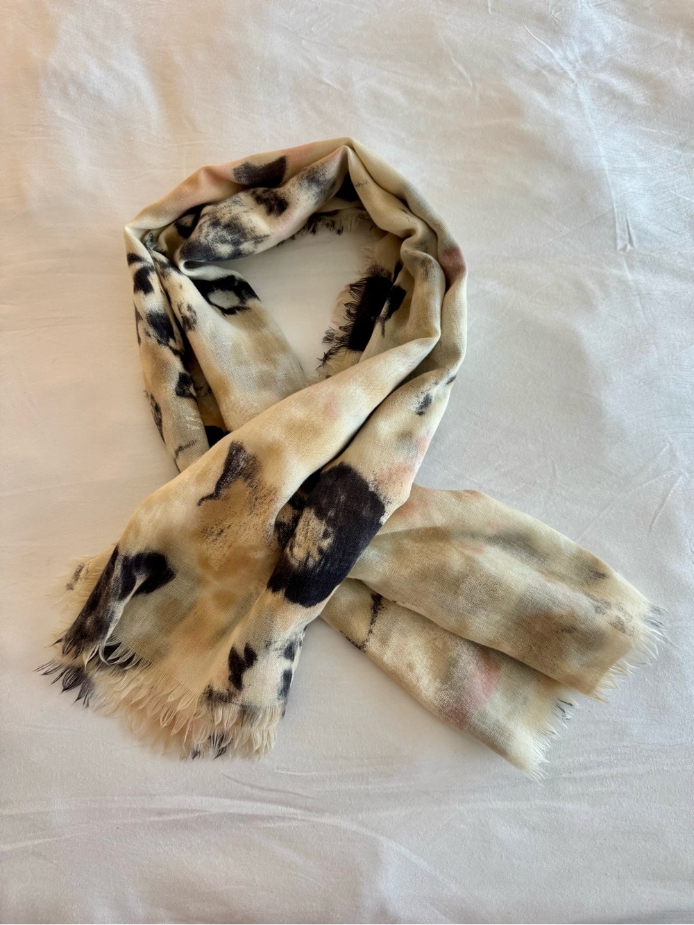 Uterqüe Beige and Black Leopard-Print Lightweight Scarf